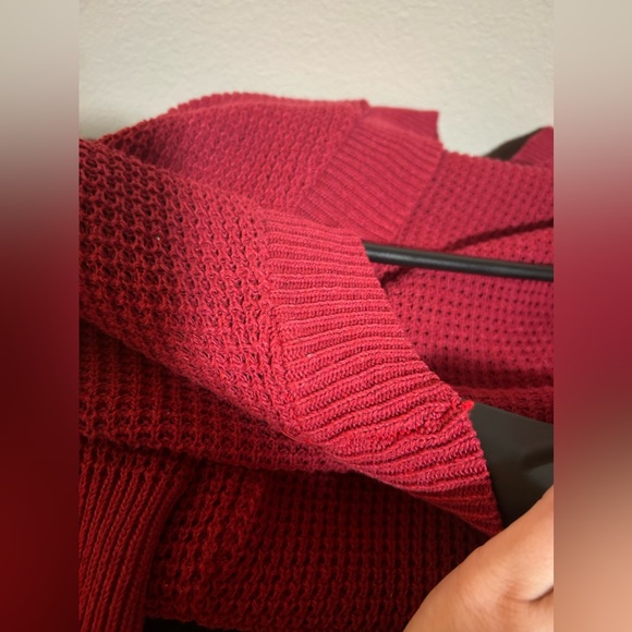 Like new red knitted cardigan w/ pockets- size l/xl - Picture 3 of 10